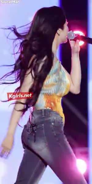 권은비 알록달록 주름 홀터넥 묵직한 가슴 바운스.mp4