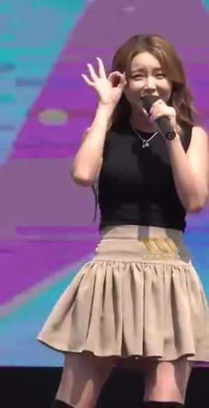 홍진영 과감해진 노오출