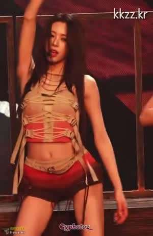 서나 앉으나 빛나는 골반 ITZY(있지) 유나