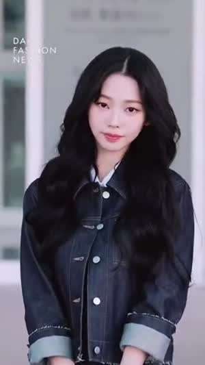 오늘자 밀라노로 출국하는 에스파 카리나