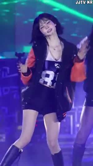 야구 점퍼속 유니폼 민소매 트리플에스 김나경