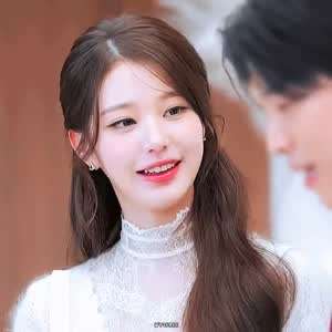 최근 유튜브 출연한 장원영 외모 ㄷㄷ