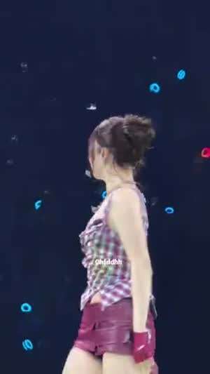 트와이스 나연 한뼘 가죽 치마