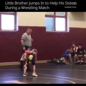 누가 우리 누나를 괴롭혀!