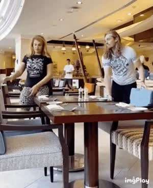 뷔페 가면 공통적으로 하는 행동