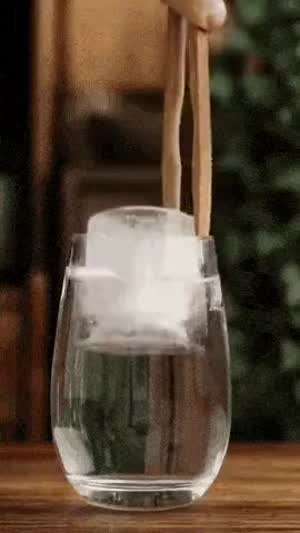 부왁 커피 한잔 주세요