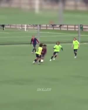 현재 FC바르셀로나 유스의 11살 일본인 니시야마 신타.gif