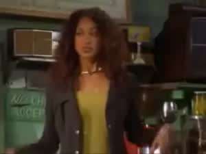 가게에 예쁜 여자가 있어야 하는.eu