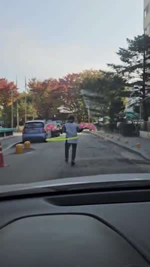 출근하다 만난 미친 아지매