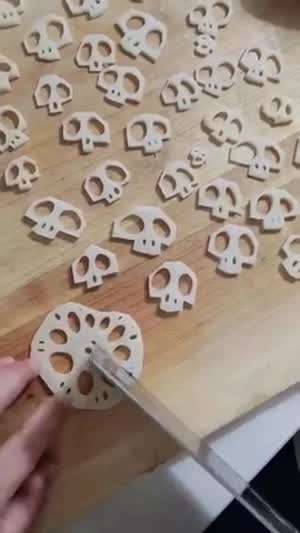 연근 잘랐다가 엄마에게 등짝 맞은 이유.mp4