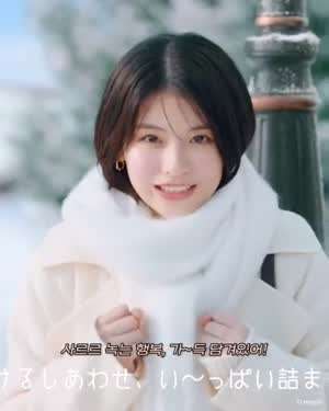 일본의 국보급 미녀라는 데구치 나츠키.gif