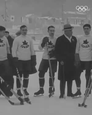 102년전 동계올림픽 보호장구 없던시절 아이스하키 경기.mp4