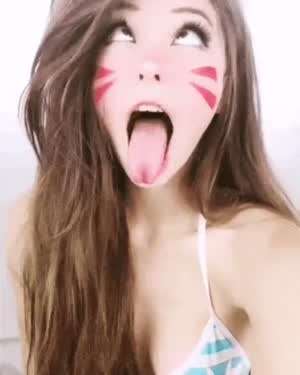 아헤가오 (모델 : 벨 델핀)