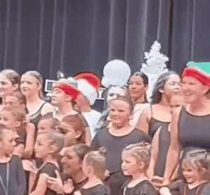 엄마, 아빠가 안보여서 불안했던 애기