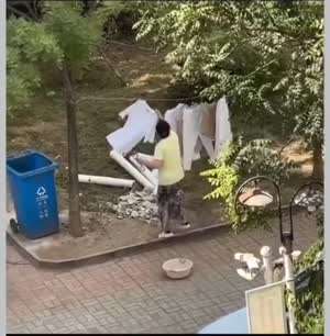 소리] 와이프한테 욕먹는 중국 아재.mp4