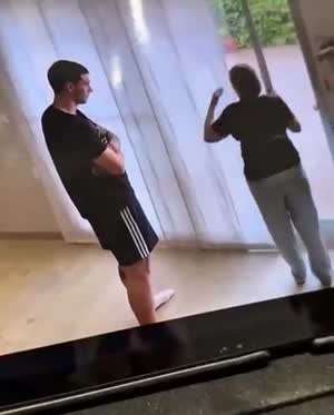 어머니에게 뻐큐 날린 불효자의 최후