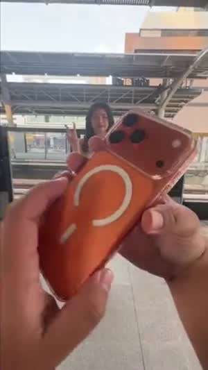 여자친구 사진 찍어주는 남친