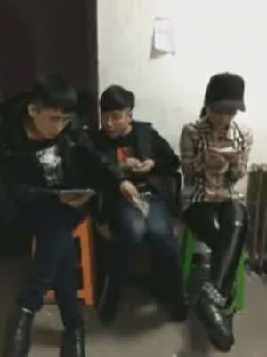 어딜 막 만지는거야?